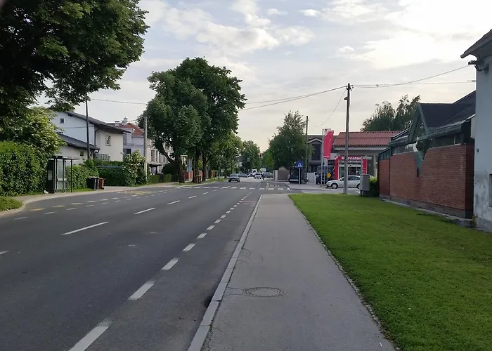 Nočitev z zajtrkom Saso & *